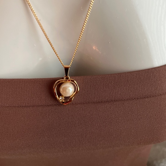 VINTAGE (1991) AVON BAROQUE ACCENT PENDANT - Picture 2 of 6